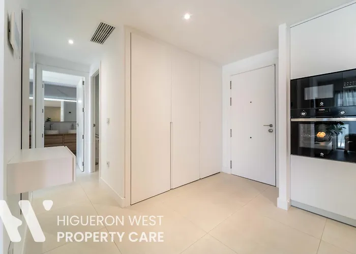 Lomas Collection - Brisas Del Higueron Apartment